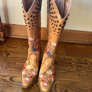 Dingo cowgirl boots